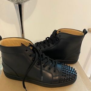 Men Italian leather sneakers.